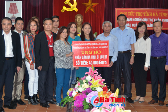 Báo Hà Tĩnh: Cộng đồng người Việt tại Đức đến với bà con vùng lũ Hà Tĩnh