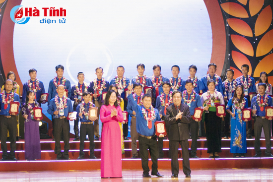 2 thanh niên Hà Tĩnh nhận giải thưởng Lương Định Của