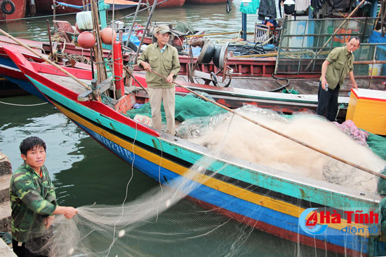 Tín hiệu vui từ biển Hà Tĩnh: Gần 90% tàu xa bờ vươn khơi