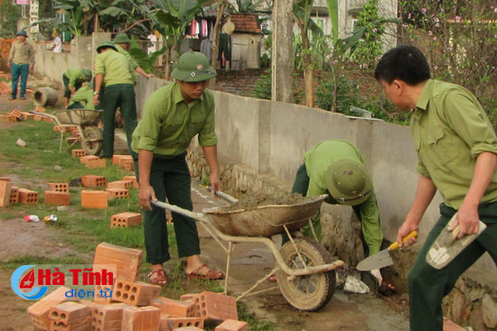 Hàng trăm cán bộ, đoàn viên giúp dân Can Lộc xây dựng NTM