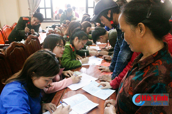 “Ngày thứ 7 tình nguyện giải quyết thủ tục hành chính” ở TP Hà Tĩnh