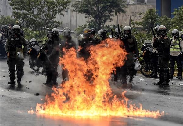 Venezuela bắt giam 117 người biểu tình gây bạo loạn đường phố