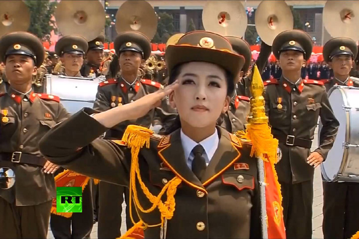 Vẻ đẹp các nữ quân nhân Triều Tiên sẵn sàng quyết tử vì Tổ quốc