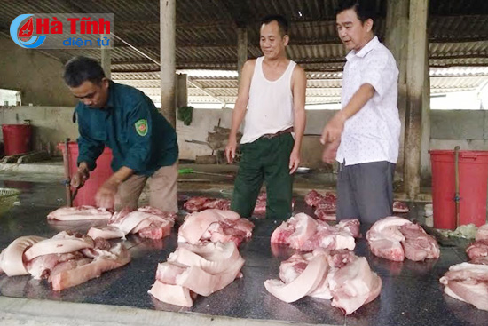 Ngày đầu “giải cứu”, Hương Sơn giúp dân tiêu thụ gần 5 tấn thịt lợn