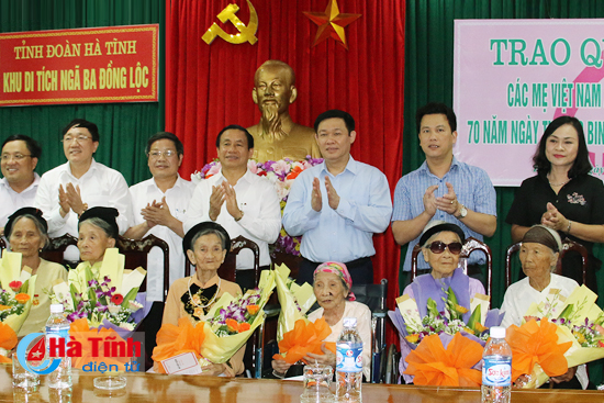Phó Thủ tướng Vương Đình Huệ dâng hương Ngã ba Đồng Lộc, tri ân các Mẹ Việt Nam anh hùng