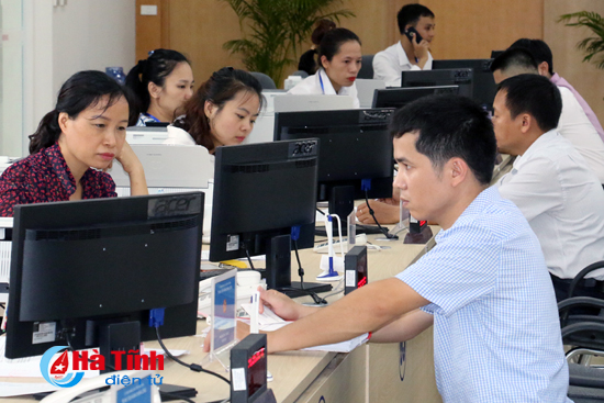 Trung tâm Hành chính công Hà Tĩnh tiếp nhận hơn 4.501 hồ sơ, thủ tục