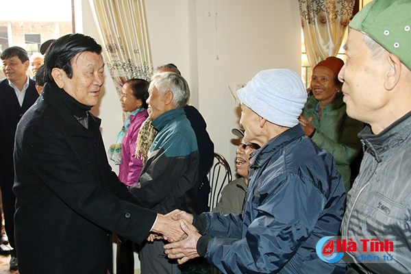 Nguyên Chủ tịch nước Trương Tấn Sang chúc Tết Đảng bộ, nhân dân Hà Tĩnh
