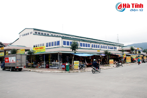 Chuyển đổi chợ ở Hà Tĩnh: Cải thiện hạ tầng thương mại, tăng thu ngân sách