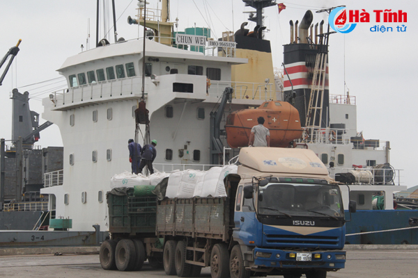 Hàng hóa qua cảng biển Hà Tĩnh tăng mạnh