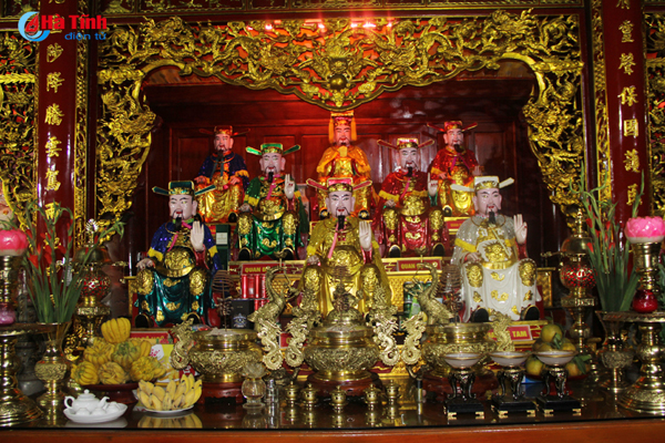 Choáng ngợp những pho tượng dát vàng tại điện Trần ở Hà Tĩnh
