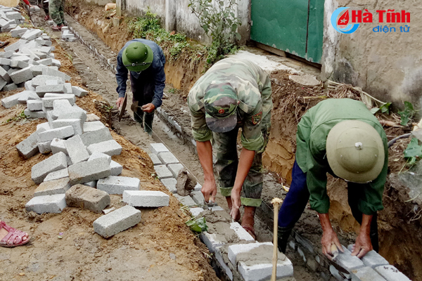 Huy động 4.000 ngày công giúp nhân dân Lộc Hà xây dựng NTM