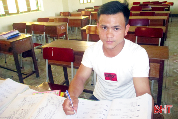 Em Nguyễn Văn Giang (xã Xuân Thành - Nghi Xuân) đã theo học nửa năm tiếng Hàn nhưng không được thi tuyển năm nay