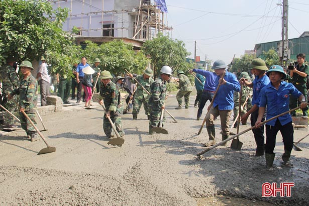 Bộ đội Biên phòng giúp người dân Kỳ Hà xây dựng nông thôn mới