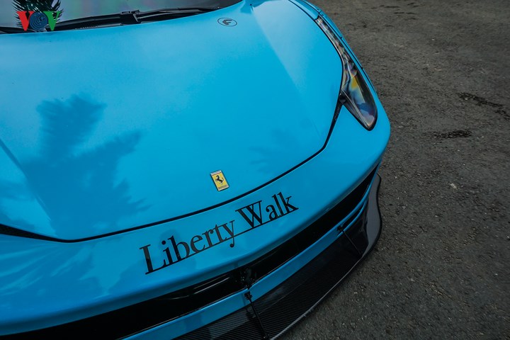 Liberty Walk Ferrari 458 Italia được chủ nhân chi 1 tỷ đồng để nâng cấp