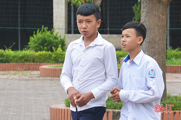 Sáng nay, học sinh Hà Tĩnh bắt đầu kỳ thi tuyển vào lớp 10 THPT