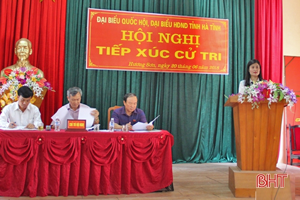 Phó Chủ tịch UBND tỉnh tiếp xúc cử tri Hương Sơn