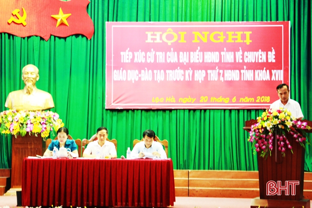 Phó Chủ tịch UBND tỉnh tiếp xúc cử tri Hương Sơn
