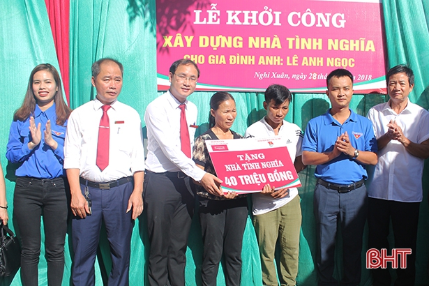 Agribank Hà Tĩnh trao nhà tình nghĩa cho hộ nghèo