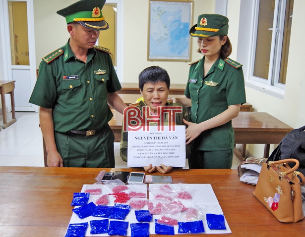 Bắt “nữ quái” mang 4.800 viên ma túy tổng hợp từ Lào qua Hà Tĩnh
