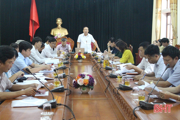 Đại biểu HĐND tỉnh thảo luận tổ chuẩn bị kỳ họp thứ 7