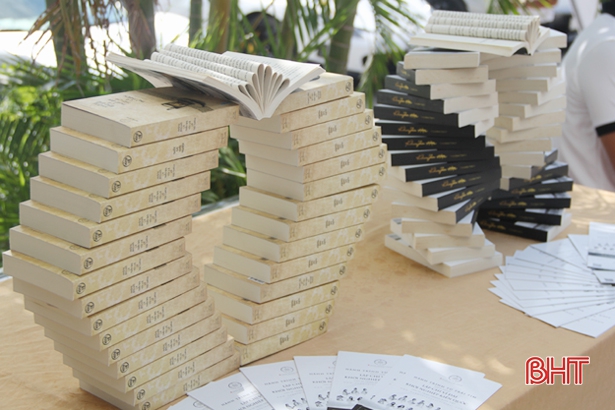 Tập đoàn cà phê Trung Nguyên tặng 5.000 sách quý cho bạn đọc Hà Tĩnh