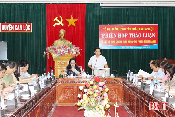Tổ đại biểu HĐND tỉnh bầu tại Can Lộc thảo luận trước Kỳ họp thứ 7