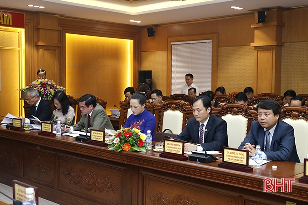 Thủ tướng Nguyễn Xuân Phúc: “Hà Tĩnh đã xây dựng vị thế mới trong bản đồ kinh tế Việt Nam”
