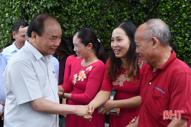 Thủ tướng Nguyễn Xuân Phúc: Hà Tĩnh có cách làm sáng tạo trong xây dựng NTM