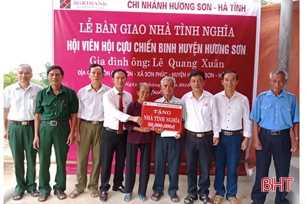 Agribank hỗ trợ 500 triệu đồng làm nhà ở cho gia đình chính sách Hương Sơn
