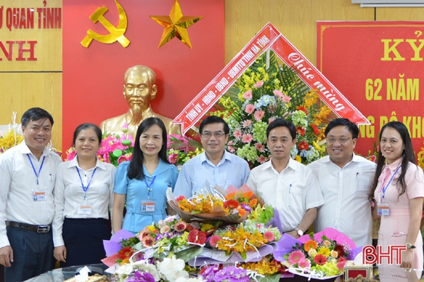 Lãnh đạo tỉnh chúc mừng Đảng bộ Khối các cơ quan Hà Tĩnh nhân ngày thành lập