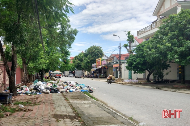 Nghịch lý trong thực hiện thu giá dịch vụ rác thải ở Hà Tĩnh