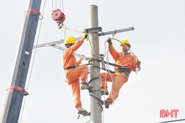 Thử nghiệm giao dịch thủ tục ngành điện tại trung tâm hành chính công