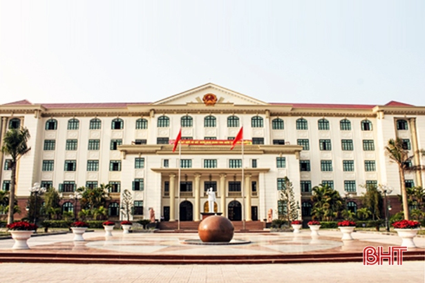 Đề xuất thí điểm hợp nhất Văn phòng Đoàn ĐBQH, HĐND, UBND tỉnh Hà Tĩnh