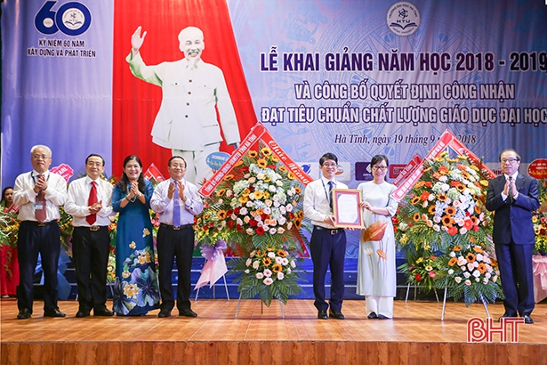 Trường Đại học Hà Tĩnh chào đón 1.050 tân học sinh và sinh viên