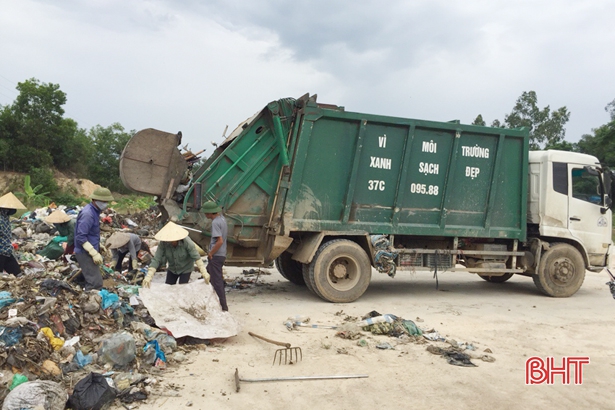Vận chuyển 340 tấn rác tại bãi rác Phượng Thành đi xử lý