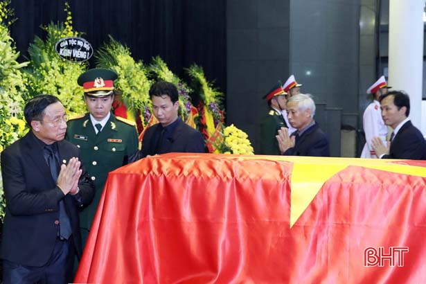Đoàn đại biểu tỉnh Hà Tĩnh viếng cố Chủ tịch nước Trần Đại Quang