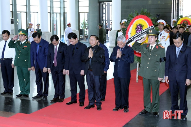 Đoàn đại biểu tỉnh Hà Tĩnh viếng cố Chủ tịch nước Trần Đại Quang