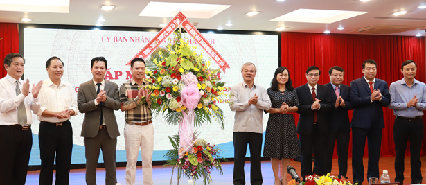 Chủ tịch UBND tỉnh Hà Tĩnh gặp mặt, tọa đàm với hơn 200 doanh nghiệp, HTX