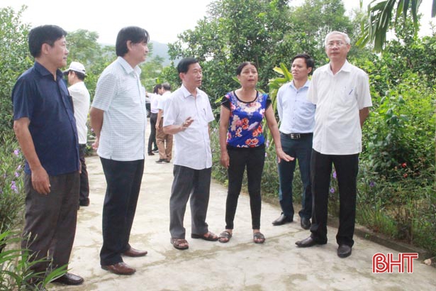 Nhiều xã ở Hương Khê còn gặp khó khăn trong xây dựng nông thôn mới