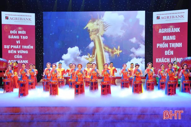 Khai mạc Hội diễn Nghệ thuật quần chúng Agribank Bắc miền Trung tại Hà Tĩnh
