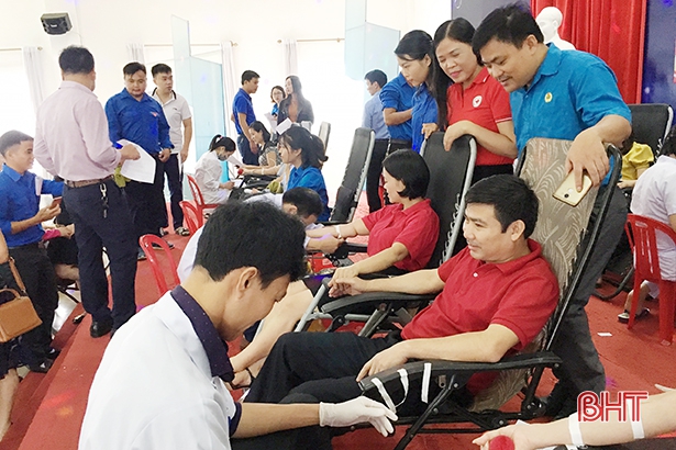 Ngày hội hiến máu tình nguyện thu về 166 đơn vị máu