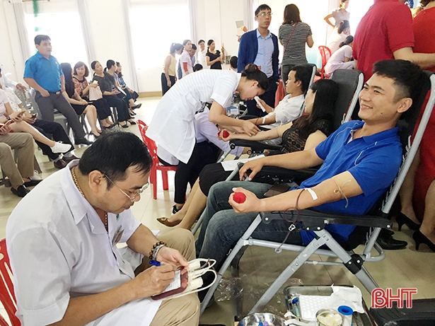 Thành đoàn Hà Tĩnh: Ngày hội hiến máu tình nguyện thu về 166 đơn vị máu