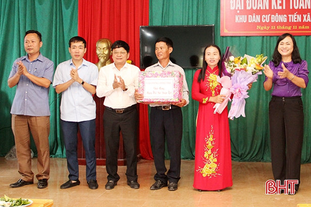 Phó Chủ tịch HĐND tỉnh dự ngày hội Đại đoàn kết toàn dân tộc tại Thạch Hà