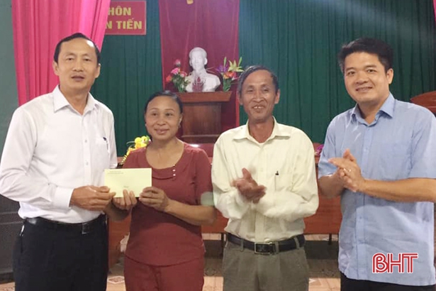 Phó Chủ tịch UBND tỉnh Đặng Ngọc Sơn kiểm tra nông thôn mới xã Thạch Ngọc