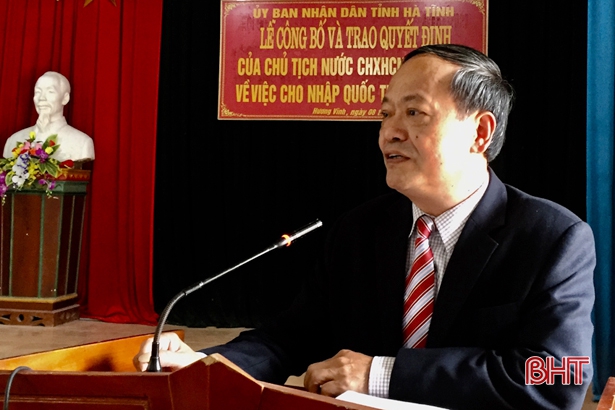 Trao quyết định nhập quốc tịch Việt Nam cho cư dân gốc Lào ở Hà Tĩnh