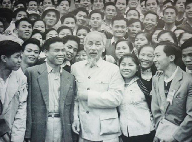 Di chúc Hồ Chí Minh với giáo dục, bồi dưỡng thế hệ trẻ