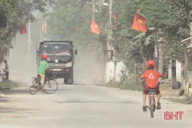 “Bão bụi”, ô nhiễm tiếng ồn trên tuyến giao thông trọng yếu ở Lộc Hà