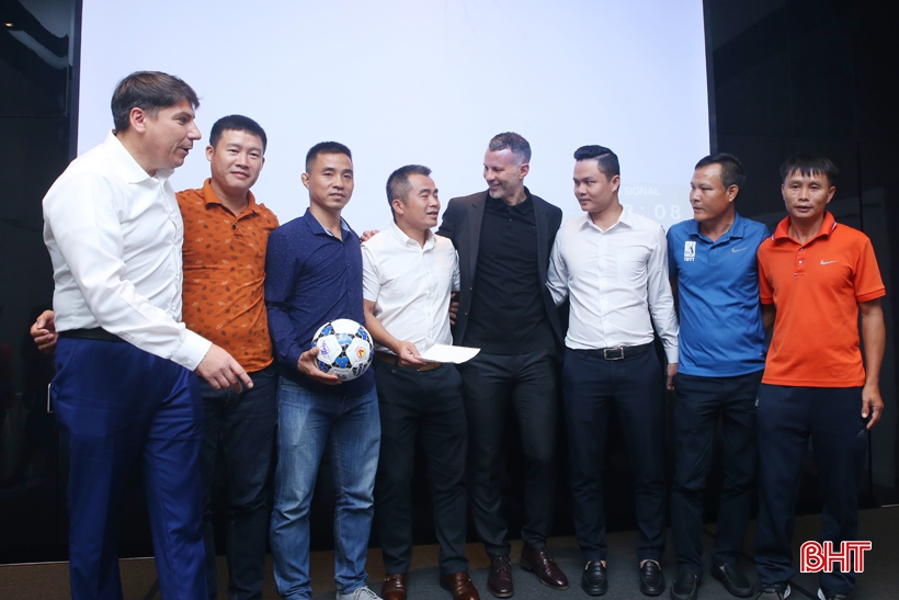 Ryan Giggs chia sẻ về phát triển bóng đá tại Hà Tĩnh