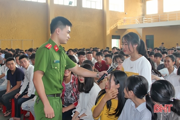 Trang bị kiến thức phòng chống ma túy cho sinh viên Cao đẳng Việt - Đức