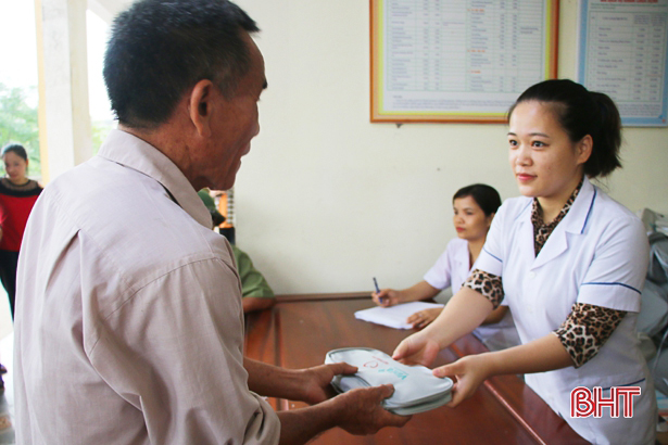 400 người dân Khánh Lộc được khám, cấp thuốc miễn phí